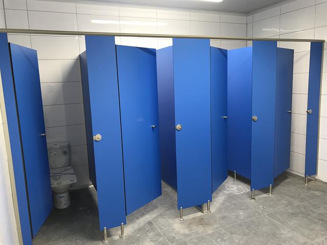 Cabines blaves sobre potes