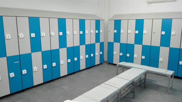 Guixetes de dues portes en blau i blanc